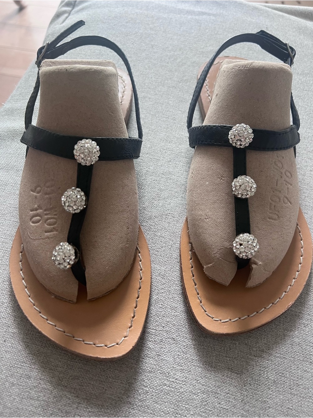 SKEMO crystal pave flat black sandals EUC